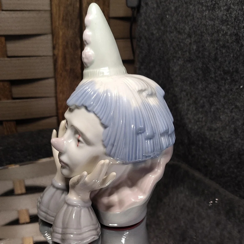 Porcelain Clown Figurine with Blue and White Accents - Picture 3 of 4